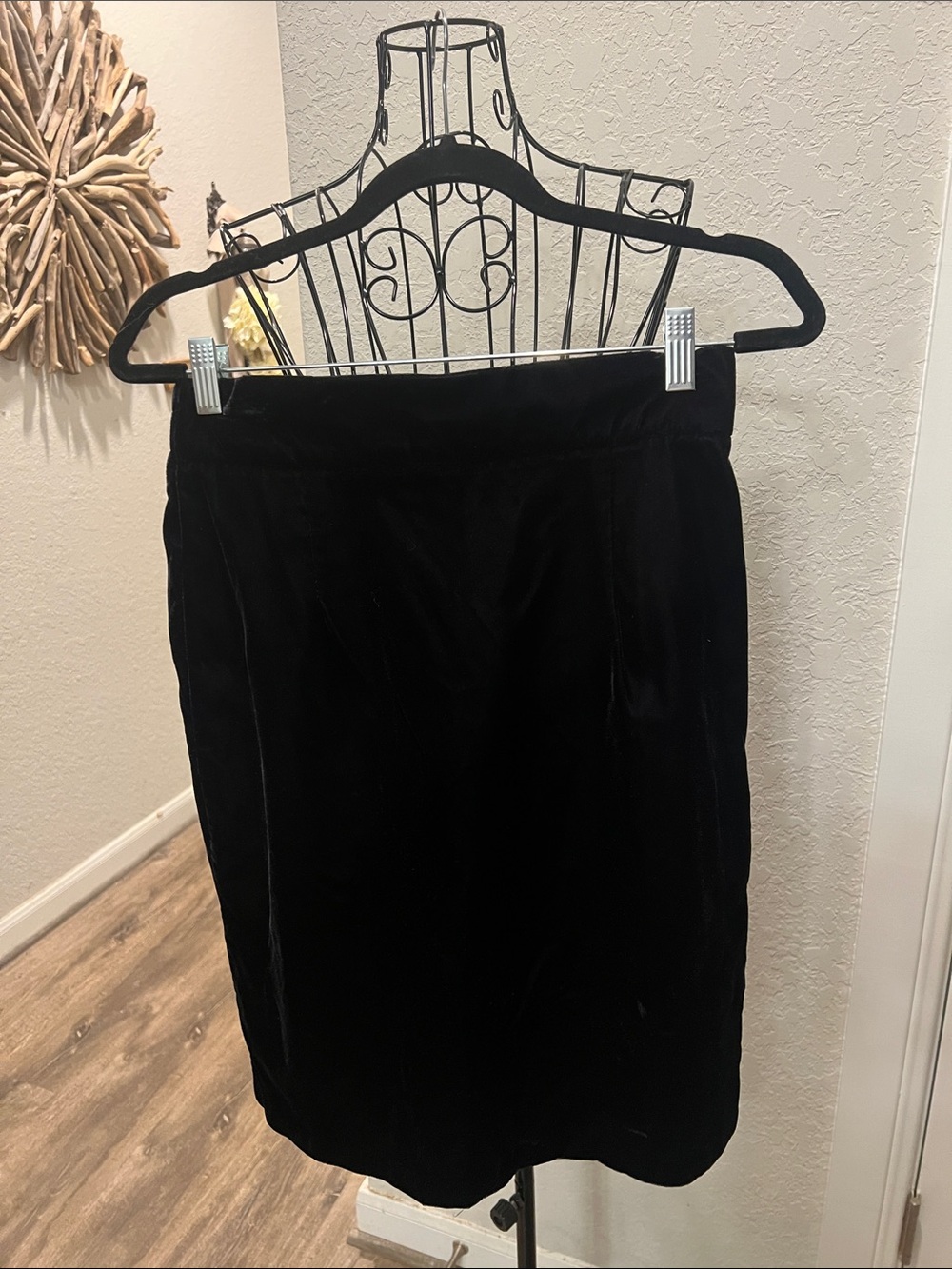 Tres Paquette Vintage Classic Black Velvet Pencil Skirt